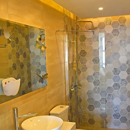 Castello Apartment *