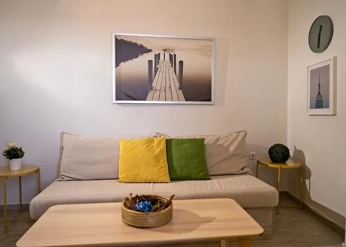 Castello Apartment *